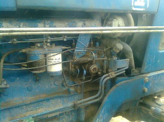 ขายรถไถ 8210 สองเพลาใหญ่ พร้อมดันหน้าหางไถ เกียร์ หางแบบธรรมดา