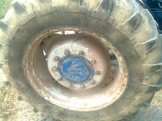 ขายรถไถ 8210 สองเพลาใหญ่ พร้อมดันหน้าหางไถ เกียร์ หางแบบธรรมดา