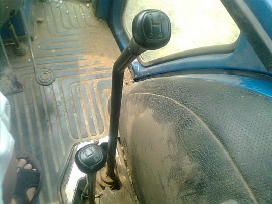 ขายรถไถ 8210 สองเพลาใหญ่ พร้อมดันหน้าหางไถ เกียร์ หางแบบธรรมดา