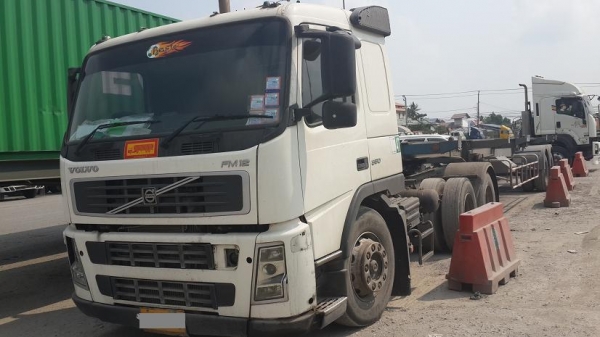ขายหัวลาก volvo fm 12  ปี 47 1,350,000.-