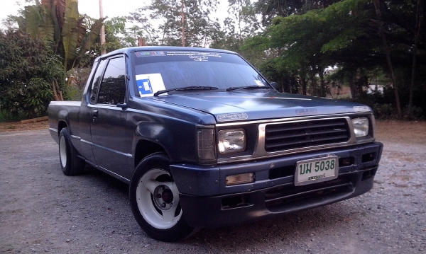 ขาย Aerobody cab ปี93ไว้เข้าไร่เข้าสวนคับ ราคาไม่แพง ชอบคุยกันได้คับ