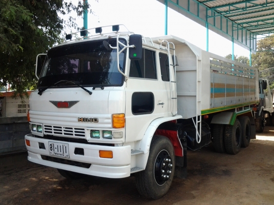 ขายรถสิบล้อฮีโน่ 226สภาพสวยพร้อมใช้ 220 แรง