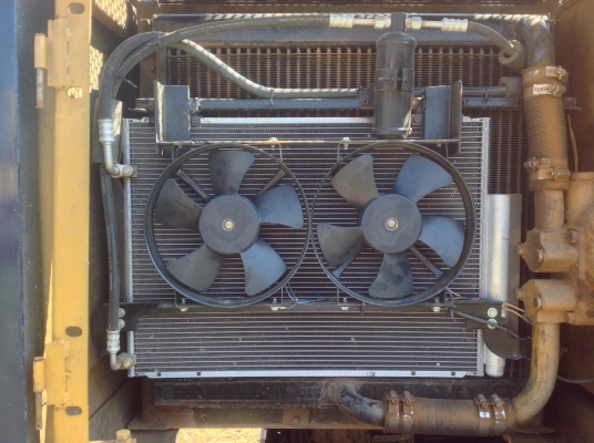 ขายรถแบคโฮ pc200 -3