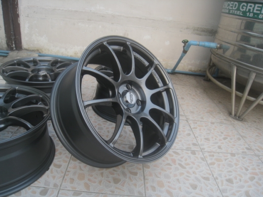 ขายล้อแม็กมือสอง advan rz 17"x7.5" et38 4 รู 100 ทำสีใหม่ สีเทากัน ไม่มีซ่อมครับ สนใจติดต่อเล็กคลองสามครับ (081-3747940