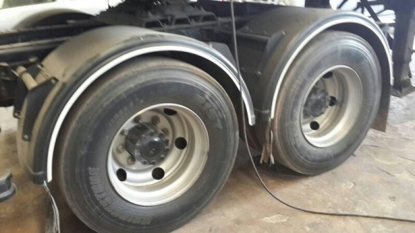 รถอีซูซุ 10 ล้อ หัวลาก GXZ  360 แรงม้า. ปี 55  ( รถวิ่ง 15x,xxx กม. )    สนใจติดต่อ 081 - 6079515