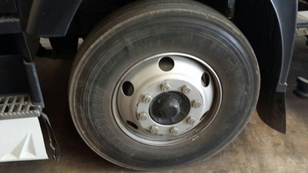 รถอีซูซุ 10 ล้อ หัวลาก GXZ  360 แรงม้า. ปี 55  ( รถวิ่ง 15x,xxx กม. )    สนใจติดต่อ 081 - 6079515