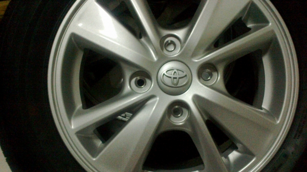 ยางพร้อมแม็กรถป้ายแดง Toyota Avanza