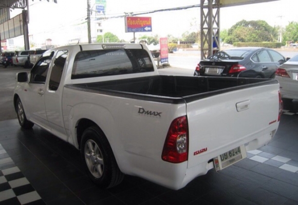 Dmax cab ปี 2008 2.5 slx สีขาว Dmax cab ปี 2008 2.5 slx สีขาว