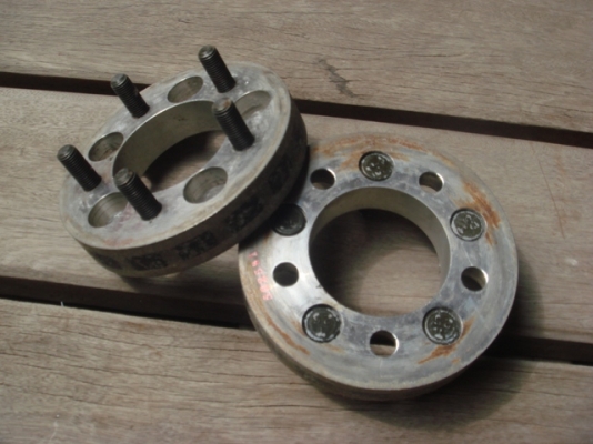 ขายอแดปเตอร์สเปเซอร์ล้ออลูมืเนียมเก่าญี่ปุ่น  5 รู 100ครับ 1คู่