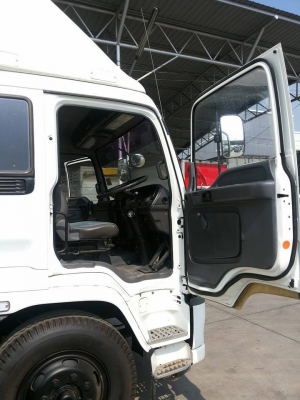 ขาย ISUZU TFR ห้องเย็น 200 แรงม้า ยาว 7.20 เมตร กว้าง 2.35 เมตร สภาพสวย พร้อมใช้ สนใจโทร 081-4825911