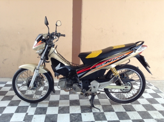 (((อยู่บางแสนคับ)))ขาย!!!ฮอนด้าไน้125cc ปี47 รถเครื่องดีคับ มีเล่มทะเบียนครบ ภาษีไม่หมด