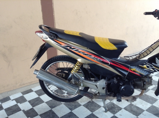 (((อยู่บางแสนคับ)))ขาย!!!ฮอนด้าไน้125cc ปี47 รถเครื่องดีคับ มีเล่มทะเบียนครบ ภาษีไม่หมด