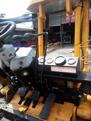 ฟอร์คลิฟต์  KOMATSU 3.5 เครื่อง 6สูบ