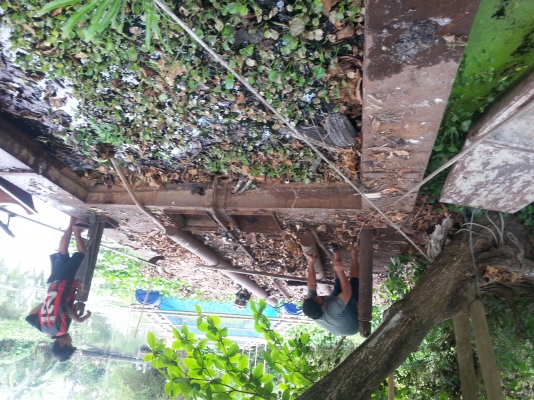 ขายโป๊ะ  ใส่120  ตามสภาพ มีเสากะบอกยกเสาโป๊ะผ่าซีกได้