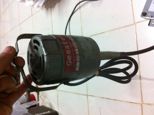 ชุดตัวเจียร์ ตัด เจาะ แต่งด้วยไฟฟ้าแบบเท้าเหียบ ใช้ไฟ้าบ้าน 220V. สภาพพร้อมใช้งานเสียงเงียบวิ่งนิ่ง ชุดตัวเจียร์ ตัด เจาะ แต่งด้วยไฟฟ้าแบบเท้าเหียบ ใช้ไฟ้าบ้าน 220V. สภาพพร้อมใช้งานเสียงเงียบวิ่งนิ่ง