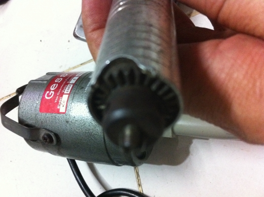 ชุดตัวเจียร์ ตัด เจาะ แต่งด้วยไฟฟ้าแบบเท้าเหียบ ใช้ไฟ้าบ้าน 220V. สภาพพร้อมใช้งานเสียงเงียบวิ่งนิ่ง ชุดตัวเจียร์ ตัด เจาะ แต่งด้วยไฟฟ้าแบบเท้าเหียบ ใช้ไฟ้าบ้าน 220V. สภาพพร้อมใช้งานเสียงเงียบวิ่งนิ่ง