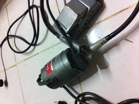 ชุดตัวเจียร์ ตัด เจาะ แต่งด้วยไฟฟ้าแบบเท้าเหียบ ใช้ไฟ้าบ้าน 220V. สภาพพร้อมใช้งานเสียงเงียบวิ่งนิ่ง ชุดตัวเจียร์ ตัด เจาะ แต่งด้วยไฟฟ้าแบบเท้าเหียบ ใช้ไฟ้าบ้าน 220V. สภาพพร้อมใช้งานเสียงเงียบวิ่งนิ่ง