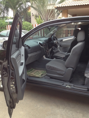 COLORADO 2.5 LT DURAMAX ใหม่เอี่ยม สีดำ ต้องการขาย