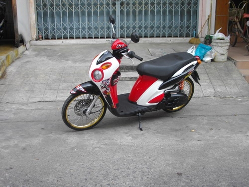 ขาย Jelato 125cc.หัวฉีด สีแดง-ดำ สวยสด เครื่องเลิศเดิมๆ รับประกันศูนย์5ปี 18500 บาท