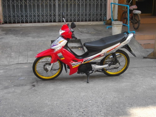 ขาย Suzuki SMASH สีแดง สวยสด เครื่องเดิมดีเยี่ยม ขับดีมาก ราคา 13000 บาท