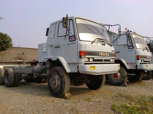 ขาย 10ล้อ ISUZU 240F หัวขาวเครื่องส้มเกียร์บิด ขาย 10ล้อ ISUZU 240F หัวขาวเครื่องส้มเกียร์บิด