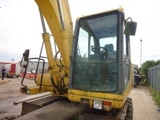 ขายรถแบคโฮ KOMATSU PW130-6 ทำงาน 7000 ชั่วโมง มี VDOครับ ระบบไฟฟ้าเต็ม รถนอกนำเข้าสภาพสวย ทำเล่มทะเบียน