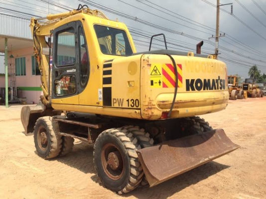 ขายรถแบคโฮ KOMATSU PW130-6 ทำงาน 7000 ชั่วโมง มี VDOครับ ระบบไฟฟ้าเต็ม รถนอกนำเข้าสภาพสวย ทำเล่มทะเบียน