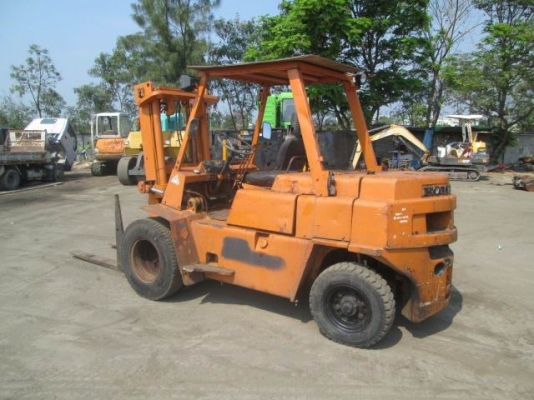 ขายรถฟอร์คลิฟท์  KOMATSU FD40-2 เครื่องยนต์ดีเซล ยก 4 ตัน