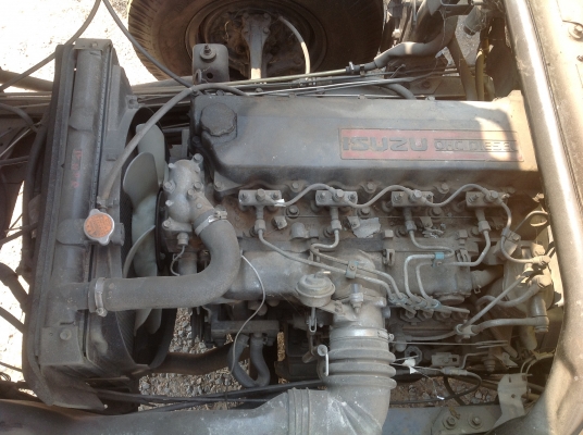 รถบรรทุกหกล้อดั้ม ติดเครน