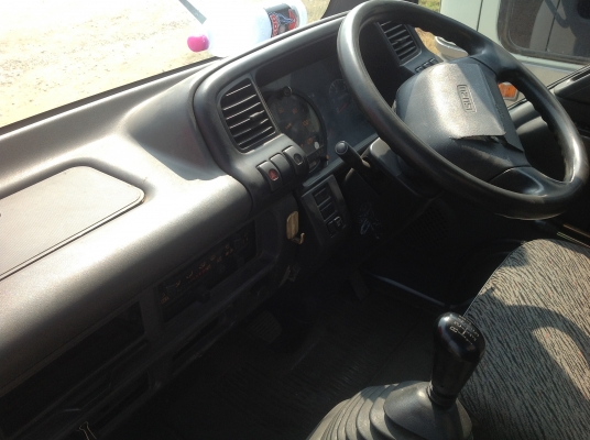 รถบรรทุกหกล้อดั้ม ติดเครน