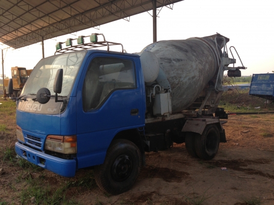 รถโม้ 2.5 คิว สภาพดีพร้อมใช้งาน เครื่องดี โม้สวย อุปกรณ์ครบ ยางใหม่ทุกเส้น