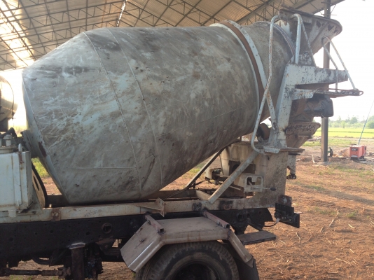 รถโม้ 2.5 คิว สภาพดีพร้อมใช้งาน เครื่องดี โม้สวย อุปกรณ์ครบ ยางใหม่ทุกเส้น