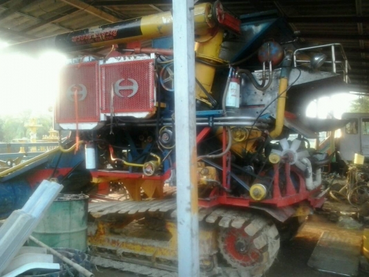 ขายรถเกี่ยวข้าวไทยเจริญ เครื่อง 6D17 turbo 240 แรง ปั๊มไดกิ้น 21 มอเตอร์ 22 อุ้ม 2.2 ตัน