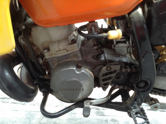 ธารนนทบุรี//ขายรถแข่ง suzuki rm250 สวยๆแรงๆเครื่องแห้งๆ รถอินวอยท์+พรบ ราคา55,000บาท -ยางหน้าหลังสวย