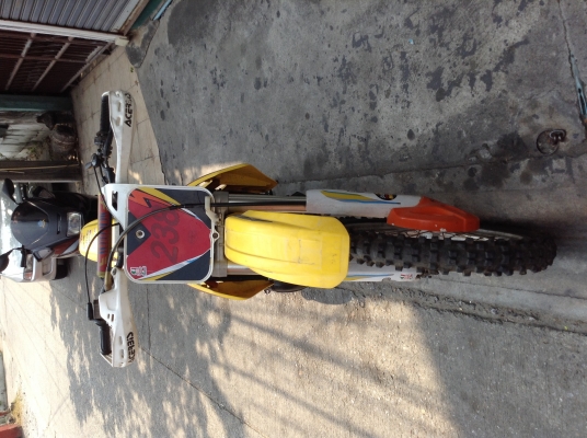 ธารนนทบุรี//ขายรถแข่ง suzuki rm250 สวยๆแรงๆเครื่องแห้งๆ รถอินวอยท์+พรบ ราคา55,000บาท -ยางหน้าหลังสวย