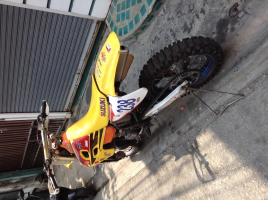 ธารนนทบุรี//ขายรถแข่ง suzuki rm250 สวยๆแรงๆเครื่องแห้งๆ รถอินวอยท์+พรบ ราคา55,000บาท -ยางหน้าหลังสวย