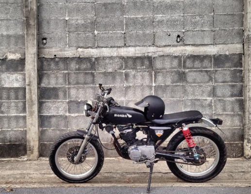 ขาย --- HONDA CG เป็น cafe ครับ มีทะเบียนโอนเต็มได้