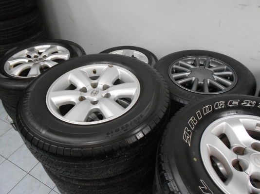 ขายเหมากอง ล้อแม็กเดิมติดรถพร้อมยาง หลายรุ่น จำนวน 6 ชุด 30,000.-