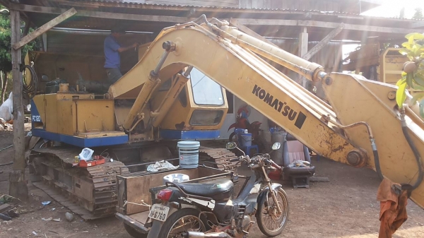 **420,000 บ.ต่อรอง**ขายแบคโฮ KOMATSU PC120-2 ปั้มเดิม เครื่องISUZU 165 เครื่องแน่นแห้งดีแรง ไม่เยิ้ม ปั้มดีแน่น บูมอาร์มสวยไม่ปะไม่ดาม ช่วงล่างใหญ่ดี เอวใหญ่แน่นดีไม่แตก บูท โรลเลอร์ ใบแทรก สภาพดี โซ่หนาดี ระบบไฟทำใหม่ บอดี้ดีสีสันดี พร้อมใช้ พร้อมลุยงาน **420,000 บ.ต่อรอง**ขายแบคโฮ KOMATSU PC120-2 ปั้มเดิม เครื่องISUZU 165 เครื่องแน่นแห้งดีแรง ไม่เยิ้ม ปั้มดีแน่น บูมอาร์มสวยไม่ปะไม่ดาม ช่วงล่างใหญ่ดี เอวใหญ่แน่นดีไม่แตก บูท โรลเลอร์ ใบแทรก สภาพดี โซ่หนาดี ระบบไฟทำใหม่ บอดี้ดีสีสันดี พร้อมใช้ พร้อมลุยงาน