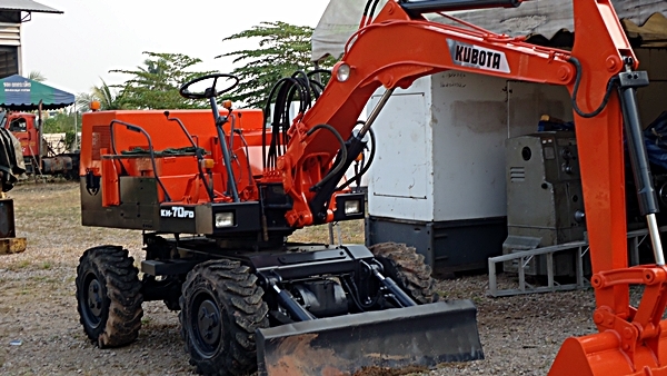 ขายรถขุดล้อยางขนาดกลาง KUBOTA รุ่น KH-70FD ขายรถขุดล้อยางขนาดกลาง KUBOTA รุ่น KH-70FD