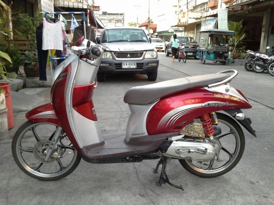 Scoopy i ปี 54 สีแดง รถสวย เครื่องดี ล้อแม็ค ไม่หลวม ไม่มีควัน Scoopy i ปี 54 สีแดง รถสวย เครื่องดี ล้อแม็ค ไม่หลวม ไม่มีควัน