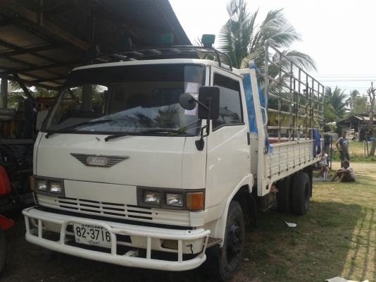 ฝากขาย รถบรรทุก6ล้อ HINO FB113 เครื่อง117HP กระบะยาว 4.30 ม. สภาพหัวเก๋งสวย,คัชซีสวย,เครื่องแน่น,ยางพอใช้ได้ ต้องการขาย ราคา550,000บาท ต่อรองได้ครับ สนใจติดต่อ:082-3223112,094-5324914 คุณ นิเทพ รถอยู่ ช่องจอม จ.สุรินทร์