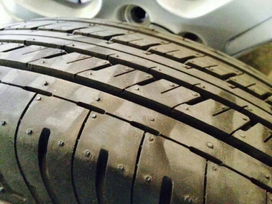 ขายยาง BRIDGESTONE DURAVIS (ป้ายแดง) 215-70-16 ปลายปี13 ตุ่มหน้ายางยังอยู่ สีเส้นยังอยู่คับ ชุดละ 12,900 บาท ขายยาง BRIDGESTONE DURAVIS (ป้ายแดง) 215-70-16 ปลายปี13 ตุ่มหน้ายางยังอยู่ สีเส้นยังอยู่คับ ชุดละ 12,900 บาท