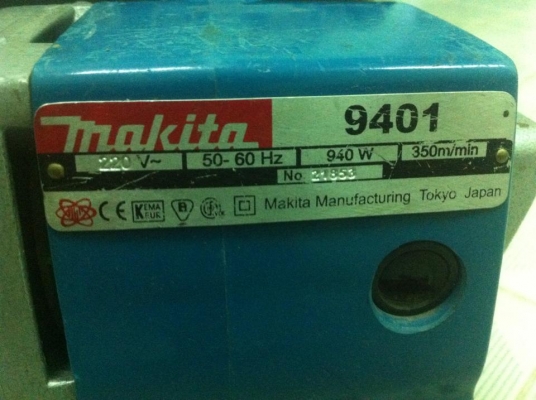 เครื่องขัดกระดาษทรายแบบสายพาน(Belt Sander) makita รุ่น 9401 (940w.) ขนาด 100 mm.(4 นิ้ว) เครื่องขัดกระดาษทรายแบบสายพาน(Belt Sander) makita รุ่น 9401 (940w.) ขนาด 100 mm.(4 นิ้ว)