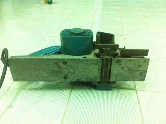 กบไฟฟ้า 3 นิ้ว Makita รุ่น 1100 (750w.) กบไฟฟ้า 3 นิ้ว Makita รุ่น 1100 (750w.)