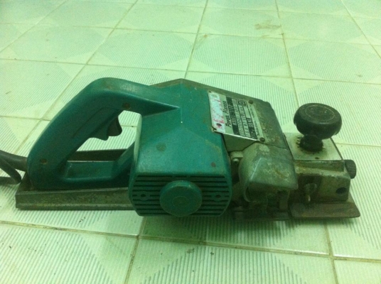 กบไฟฟ้า 3 นิ้ว Makita รุ่น 1100 (750w.) กบไฟฟ้า 3 นิ้ว Makita รุ่น 1100 (750w.)