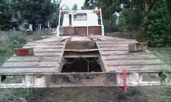 **640,000 บ.ต่อรอง**ขาย10ล้อ2เพลาท้ายลาด ขึ้นแบคโฮ200 NISSAN UD CW41Mเครื่องเดิม PE6 230แรง เครื่องแน่นดี แรง ช่วงล่างใหญ่ คัสซีสวยเดิมไม่ปะไม่ดาม หางสวยพื้นไม่ผุ ยางดี10เส้น หัวเก๋งดีไม่ผุ ภายในดีคอนโซลครบ พร้อมใช้ พร้อมลุยงาน ทะเบียนเต็ม เอกสารครบ ราคาต **640,000 บ.ต่อรอง**ขาย10ล้อ2เพลาท้ายลาด ขึ้นแบคโฮ200 NISSAN UD CW41Mเครื่องเดิม PE6 230แรง เครื่องแน่นดี แรง ช่วงล่างใหญ่ คัสซีสวยเดิมไม่ปะไม่ดาม หางสวยพื้นไม่ผุ ยางดี10เส้น หัวเก๋งดีไม่ผุ ภายในดีคอนโซลครบ พร้อมใช้ พร้อมลุยงาน ทะเบียนเต็ม เอกสารครบ ราคาต