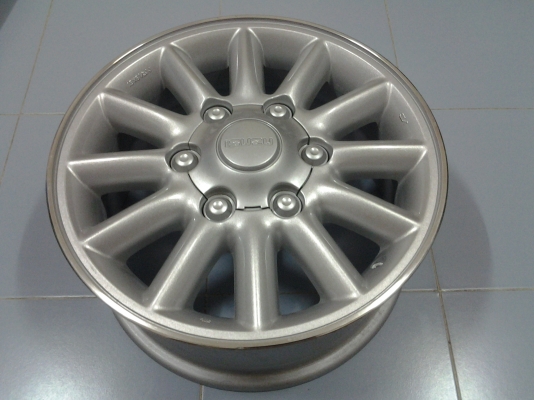 ขายแม็กซ์  ISUZU D-MAX  ขอบ 15" 12ก้าน  สภาพดี ไม่มีรอย