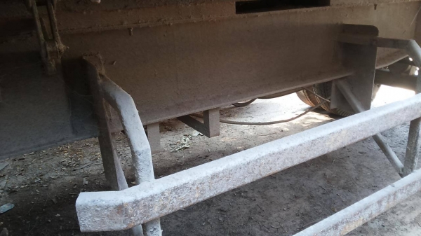 **350,000 บ.ต่อรอง**ขายลูกพ่วง2คานดั๊มเหล็ก สามมิตรลอนเฉียง ปี38สภาพจอด ช่วงล่างดีคัสซีดีไม่ปะ ยางดีประมาณ60-70\% พื้นดีข้างดี สีสันพอใช้ มีลอกมีสนิม ตามรูป ขายตามสภาพ เอกสารเล่มทะเบียนครบ มี2ตัว ราคาต่อรองได้เด้อ พี่น้องครับ