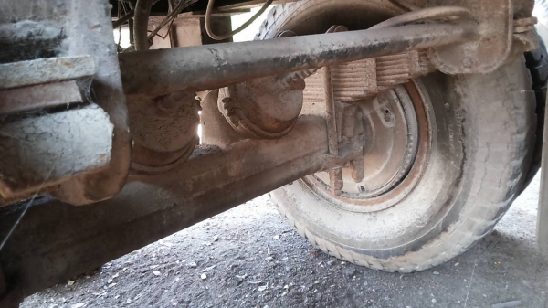 **350,000 บ.ต่อรอง**ขายลูกพ่วง2คานดั๊มเหล็ก สามมิตรลอนเฉียง ปี38สภาพจอด ช่วงล่างดีคัสซีดีไม่ปะ ยางดีประมาณ60-70\% พื้นดีข้างดี สีสันพอใช้ มีลอกมีสนิม ตามรูป ขายตามสภาพ เอกสารเล่มทะเบียนครบ มี2ตัว ราคาต่อรองได้เด้อ พี่น้องครับ